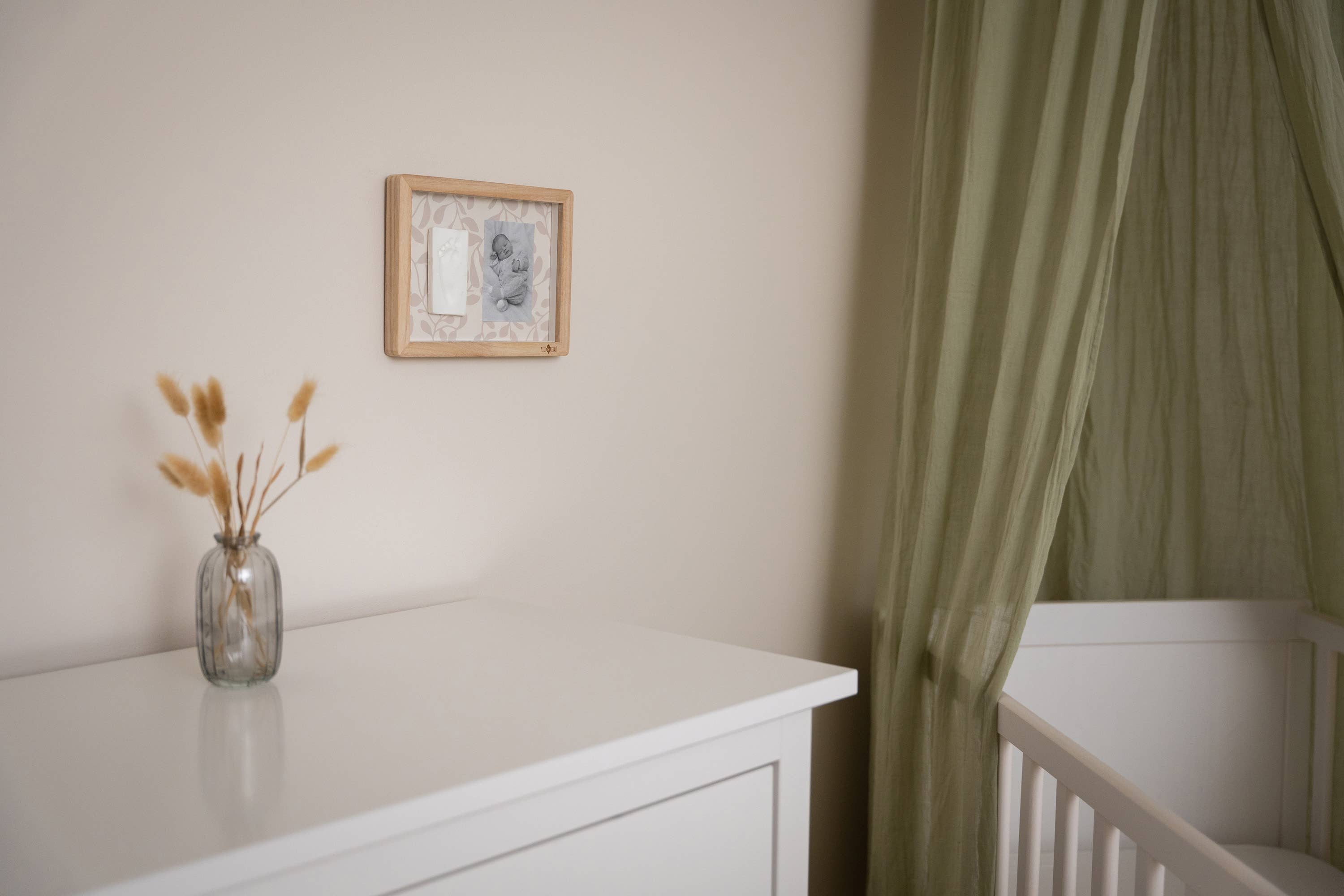 Petit Artichaut Classic Frame - Ivy Grey Imprint Frame