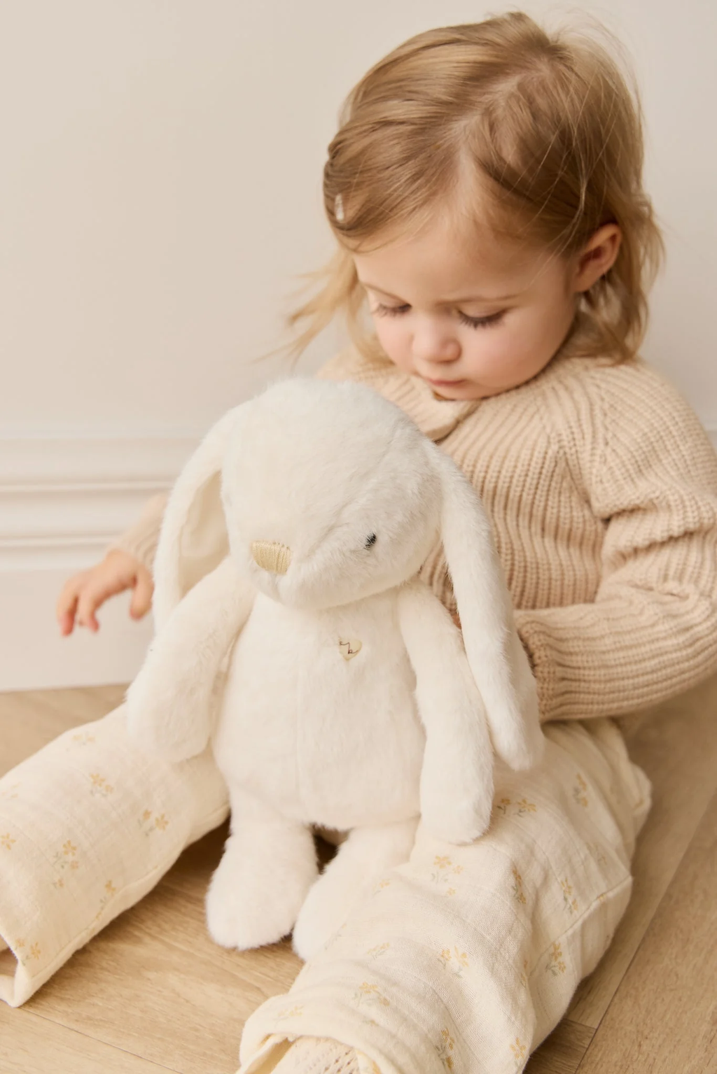 Snuggle Bunnies Plush Penelope the bunny - Marshmallow