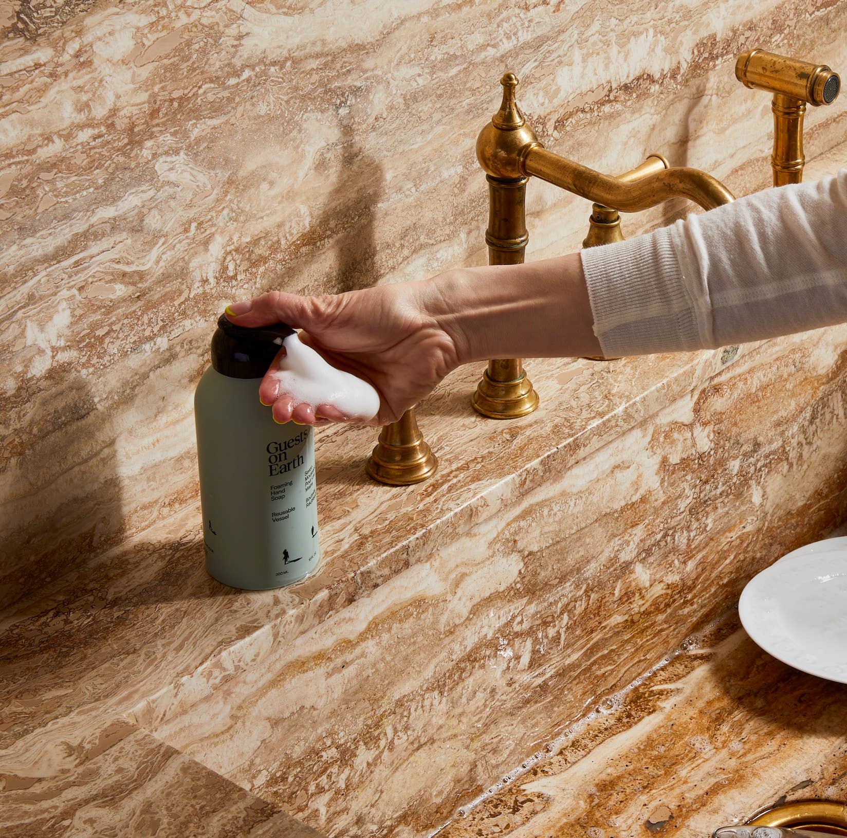 Guests on Earth - Foaming Hand Soap: Citrus Oasis