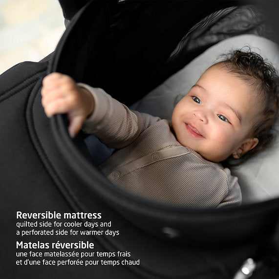 Maxi Cosi Oria2 Carry Cot Essential Black - Online Exclusive